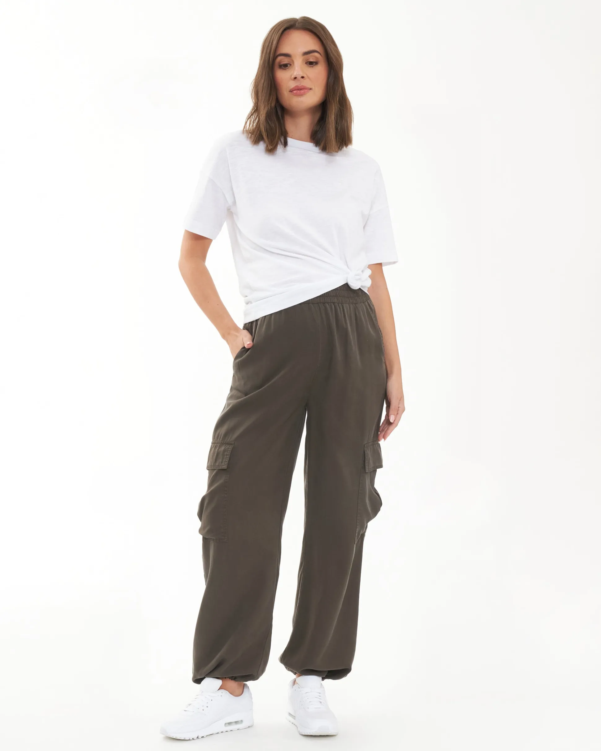 Claud Tee White